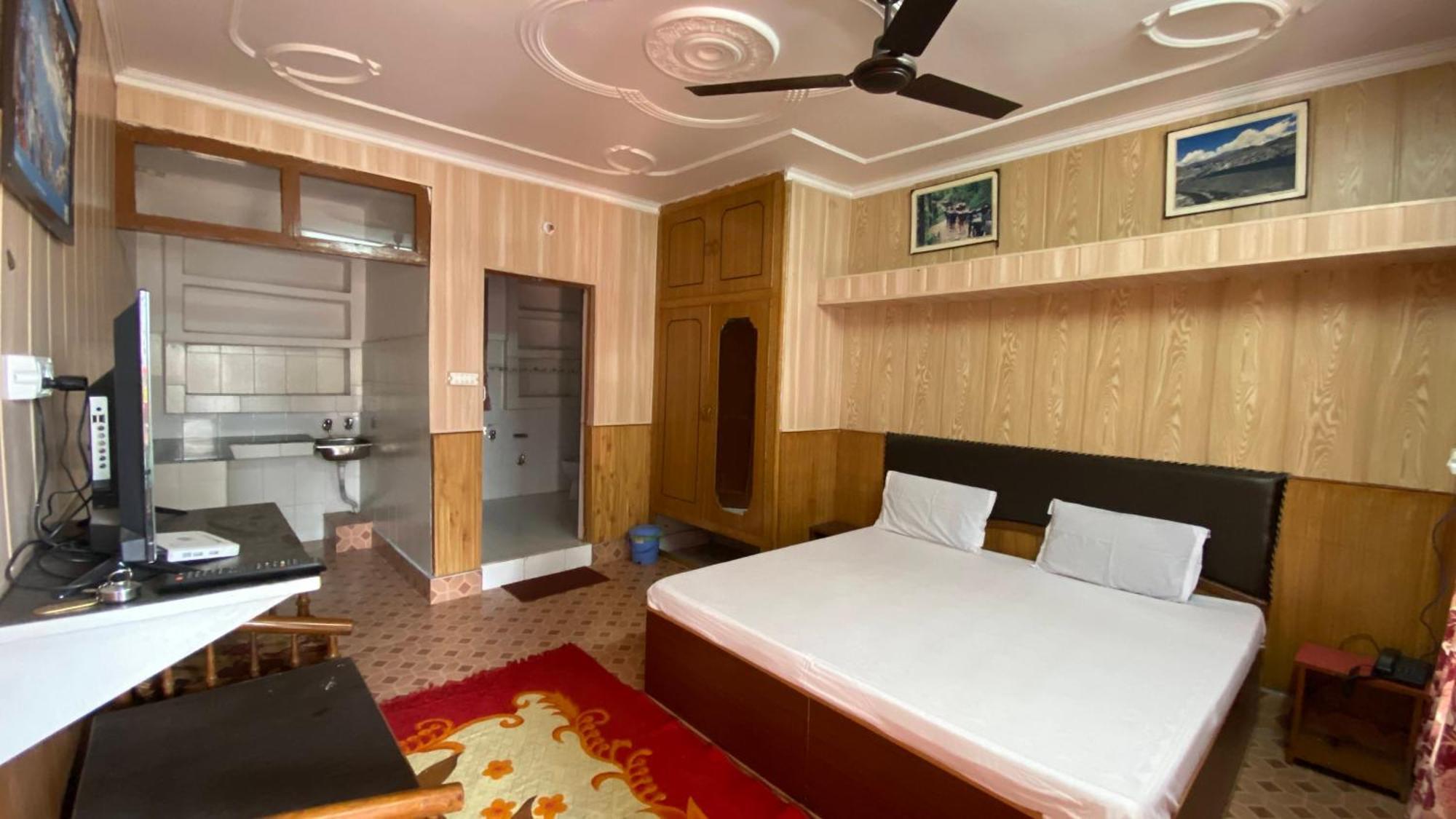 Hotel Ekant Lodge McLeod Ganj Buitenkant foto